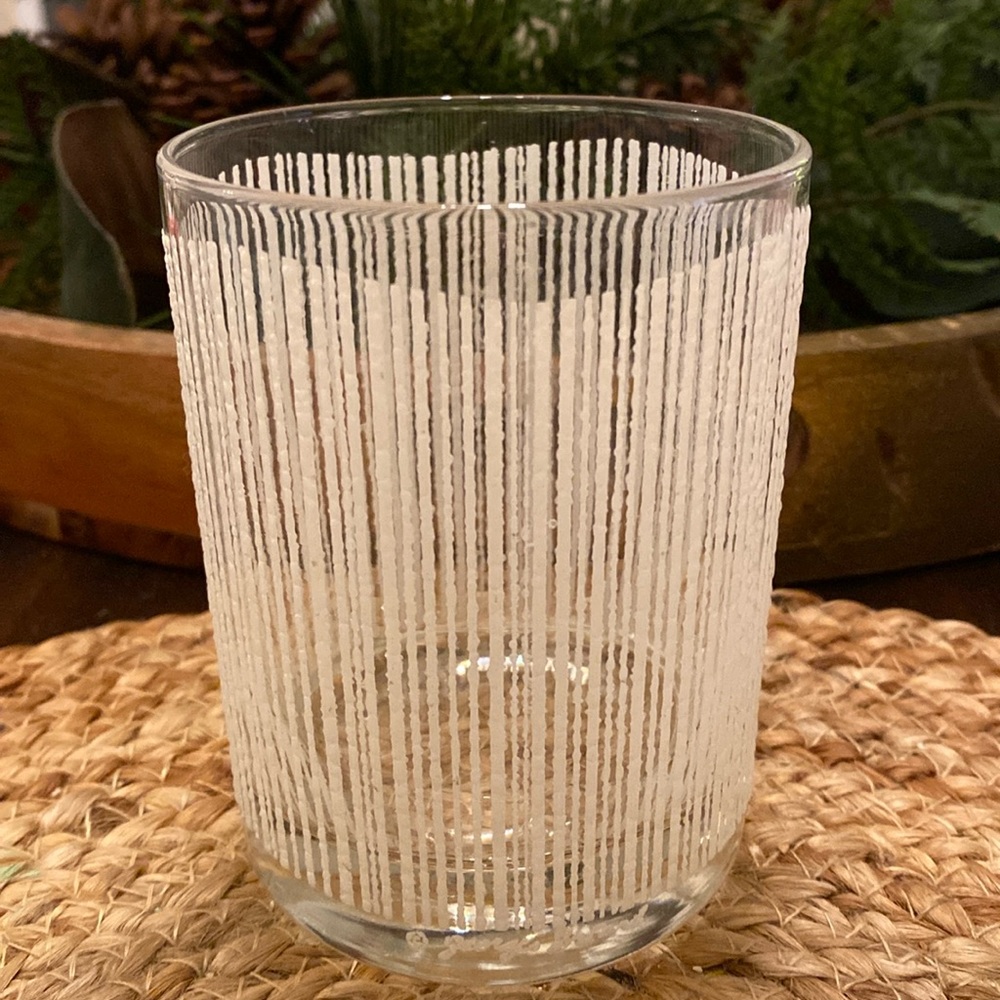 Single vintage MCM Georges Briard Old Fashioned Low Ball white icicle glass